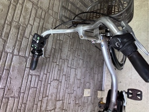 東京23区配達無料　新基準　ブリヂストン　アシスタ　8.7Ah リチウム 電動自転車 中古 1703