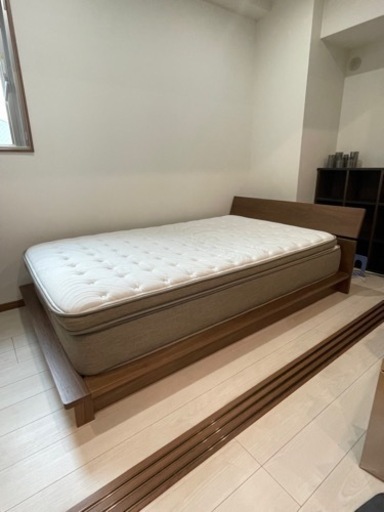 ベッドフレームとマットレス