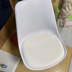 イス　新品　未使用　白の画像