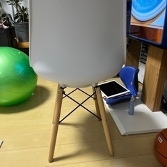 イス　新品　未使用　白の画像