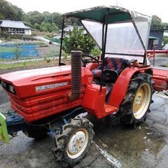 トラクター　クボタ　B 1600　実働！！　16 馬力　屋根付き！！