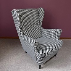 IKEAウイングチェア【色: 黒/白】STRANDMON【引き取り限定】ストランドモンの画像