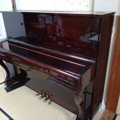 アップライトピアノ　winberg　ワインレッド　猫足　椅子ありの画像
