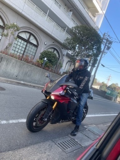 2015年式yamaha yzf R1値段120万安く買える