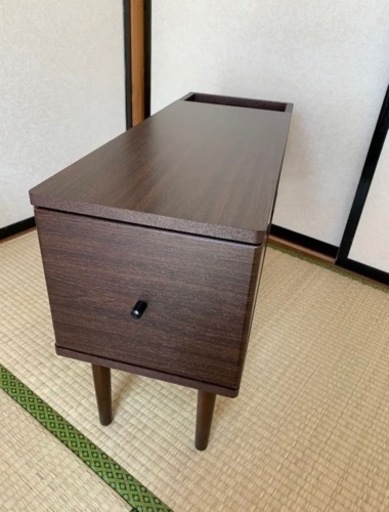 サイドテーブル