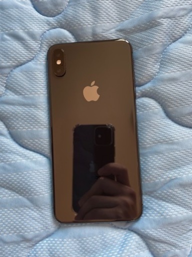 中古品　iPhone XSMax 売ります。