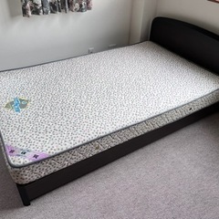 【完売☆ありがとうございました！】ベッド【引き取り限定】120×196センチの画像