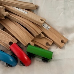 IKEA 木製レールトイ　おもちゃの画像