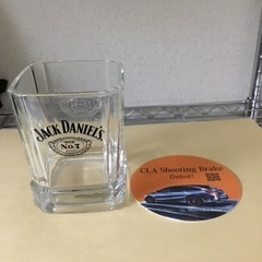 ユニクロ　2019年物　KAWS  未使用品　メンズXLの画像