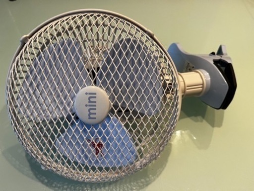 小型扇風機　クリップ式
