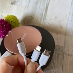 光るコンパクトとミラー&USBモバイルバッテリー付の画像