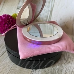 光るコンパクトとミラー&USBモバイルバッテリー付の画像