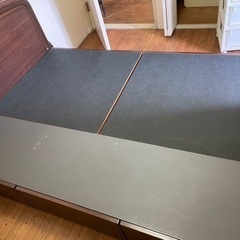 「豪華な収納付きセカンドハンド・ダブルベッド！なんと25,000円の驚きの価格！」 の画像