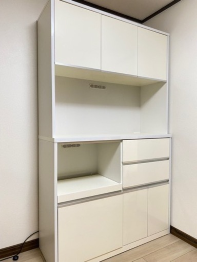 7月17日までにお引き取り出来る方大歓迎！食器棚　ハイタイプ (高さ200cmほどあります)