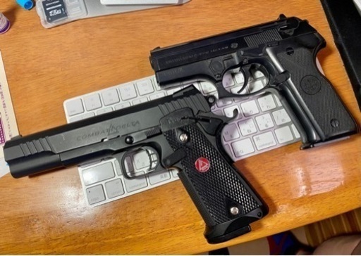 モデルガン　2丁