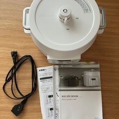 【取引終了】アイリス 電気圧力鍋3L PC-MA3