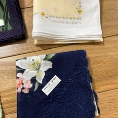 新品　ブランドハンカチ　５枚セット　WEDGWOODなどの画像