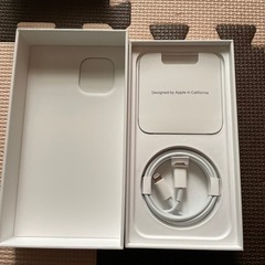iPhone12 White空箱　付属品付きの画像