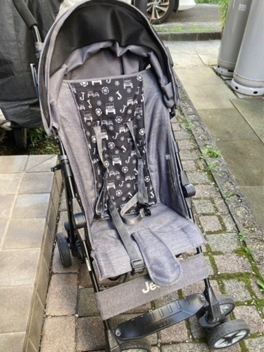 折りたたみ可能　大きなタイヤで安定走行 ジープスピリットを受け継ぐベビーカー J is for Jeep アドベンチャー