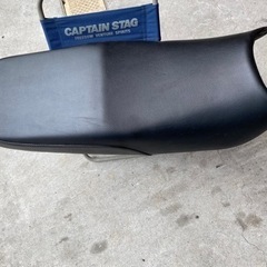YBR125 シート破れなし