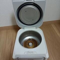3合炊き炊飯器の画像
