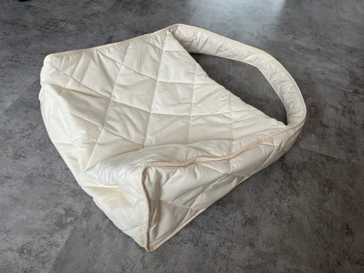 COS オーバーサイズキルトバッグ　ショルダーバッグ