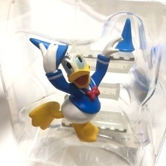 ドナルドフィギュア　ドナルド　ガチャ　イースターの画像