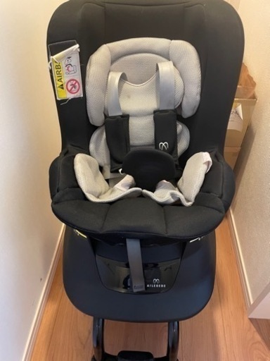AILEBEBE（エールベベ）チャイルドシート KURUTTO