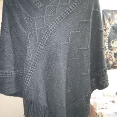 黒色の服・・・ぽんちょ？《受け渡し予定決定》