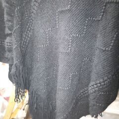 黒色の服・・・ぽんちょ？《受け渡し予定決定》の画像