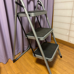 引取先決まりました。折りたたみ踏み台