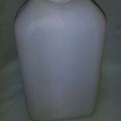 5 l のポリ容器(  2個あります。)