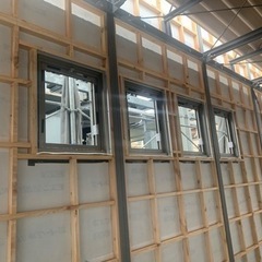 窓や扉など鋼製建具の取付及び装飾金物取付の画像