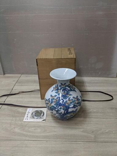 十三代今泉今右衛門 造 本人作 花 花瓶 人間国宝 共箱付属 有田焼 花瓶 十三代今泉今右衛門 造 本人作 花 花瓶 人間国宝 共箱付属 有田焼 花瓶