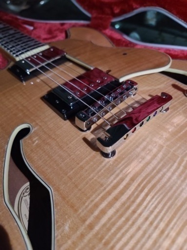 ibanez限定版セミアコです