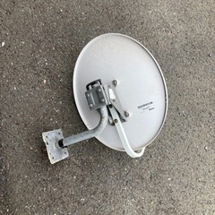 パラボラアンテナ　衛星放送受信機の画像