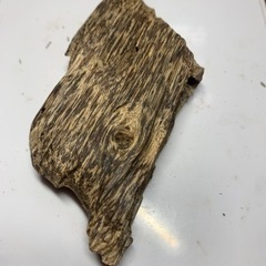  天然上級沈香 姿物塊 聞香空薫1g2,550円を410円オマケ白檀削粉16,ま575円の品の画像