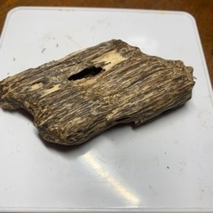  天然上級沈香 姿物塊 聞香空薫1g2,550円を410円オマケ白檀削粉16,ま575円の品の画像