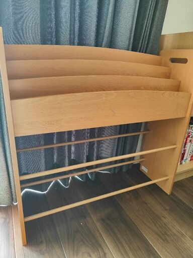 子供本棚　おもちゃ収納