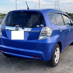 フィットハイブリッド 10thアニバーサリー 2年車検付の画像