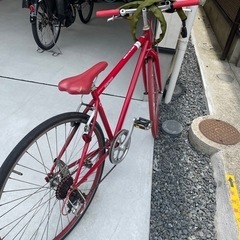 赤色　マウンテンバイクの画像
