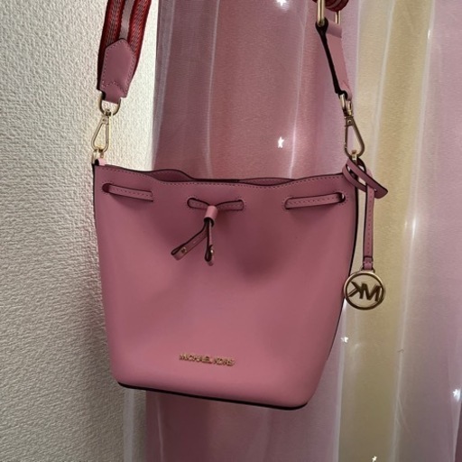 マイケルコース巾着ショルダーバッグ