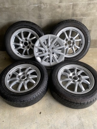 プリウスα 純正　バリ山