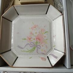 【デザート皿セット＆スプーン、フォーク】ガラス　花束柄の画像