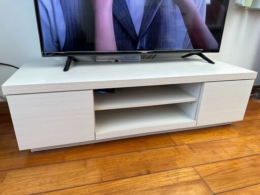 美品 テレビボード　テレビ台　ロータイプ　白