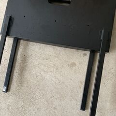 BBQバーベキューセット。網とトングと炭が2袋付いてます。これからの季節にどうでしょう？の画像