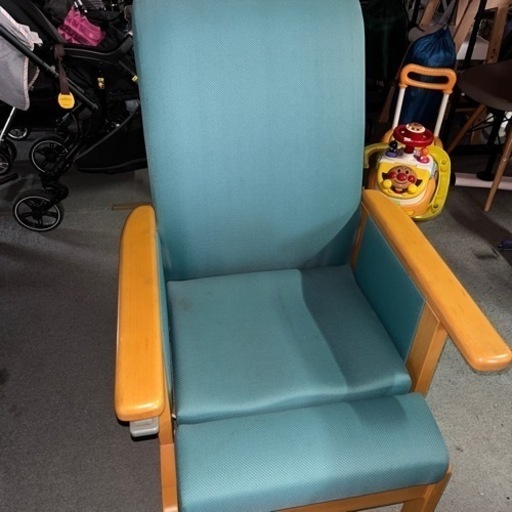 立ち上がり補助椅子　電動モーター