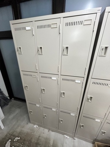 スチールロッカー9人用　鍵付き　東洋事務器工業　LK-9-515-TNG