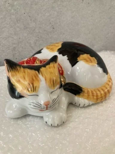 九谷焼　猫置物　三毛猫