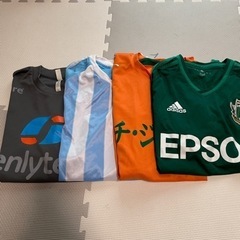 サッカー　練習着　８枚1600円の画像